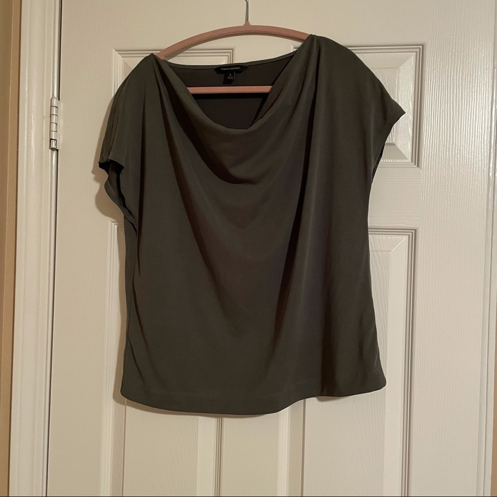 NWOT Banana Republic Tencel shirt Small